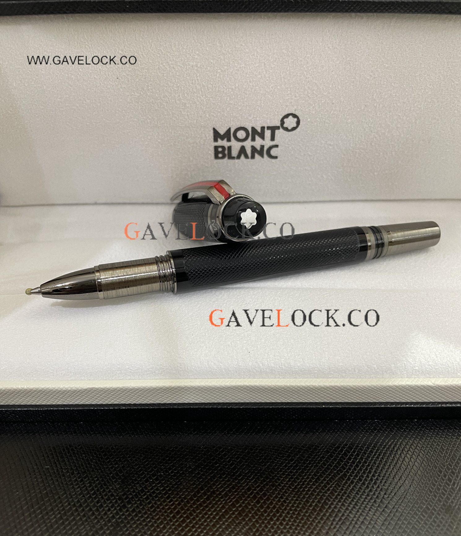 Top Quality Mont Blanc Urban Speed Rollerball Pen Black and Red